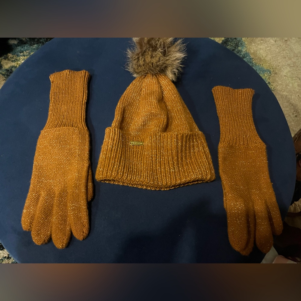 Steve Madden Rust Knit Hat and Gloves Set